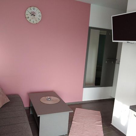 Apartmani Verica Karlobag Exterior foto