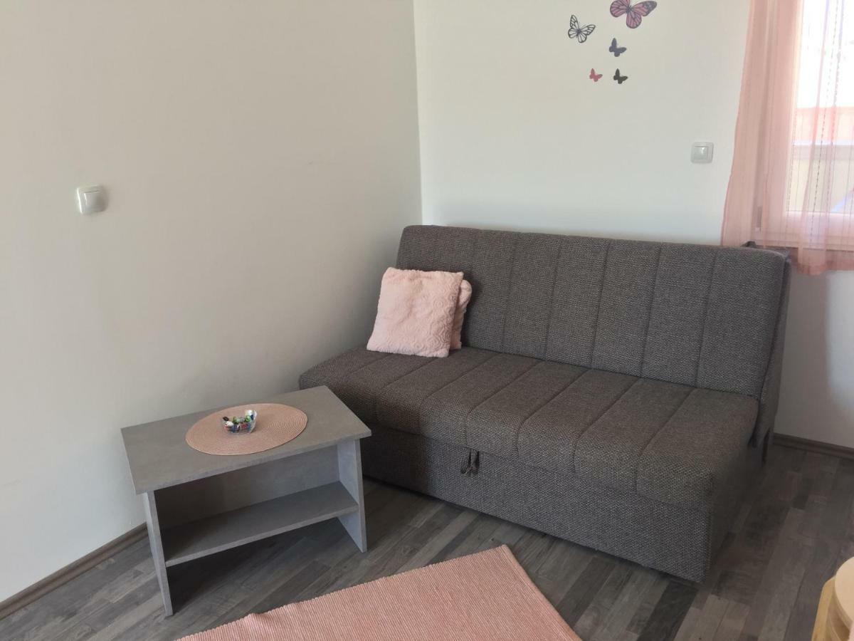 Apartmani Verica Karlobag Exterior foto